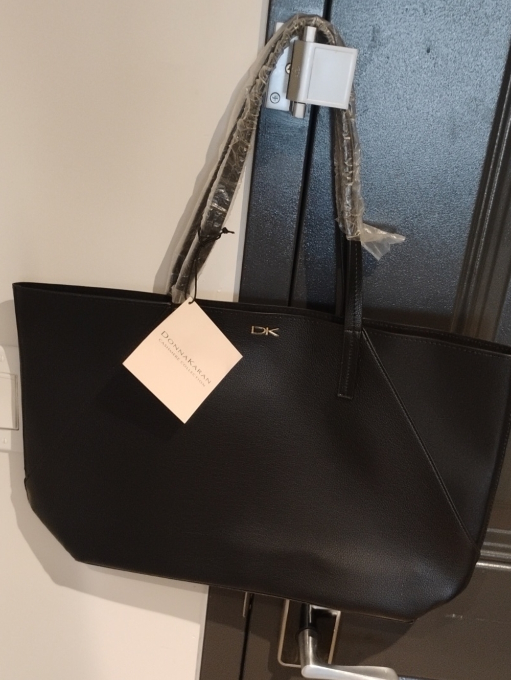 Donna Karen Black  Tote Bag - Sleek Everyday Carry🆕✨
